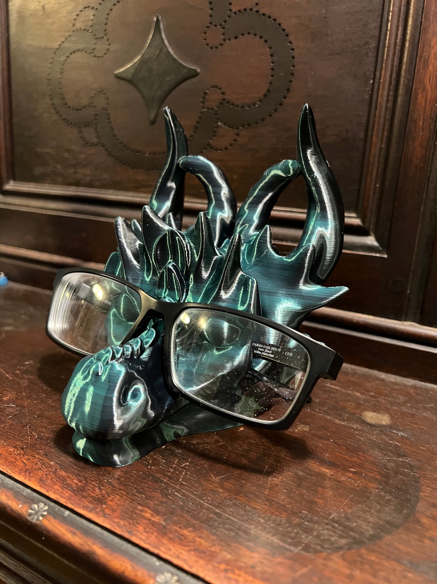 Dragon Glasses Holder, Eyeglass Holder for Dragon Fans